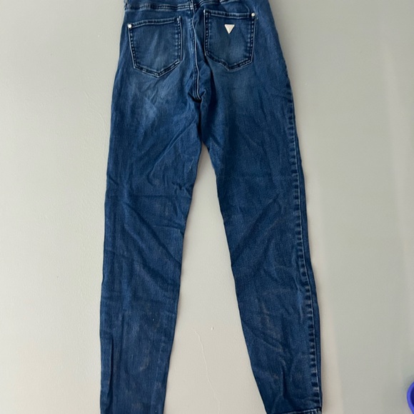 3 pairs of jeans bundle - Guess x2 and Rewash brand - Picture 5 of 14